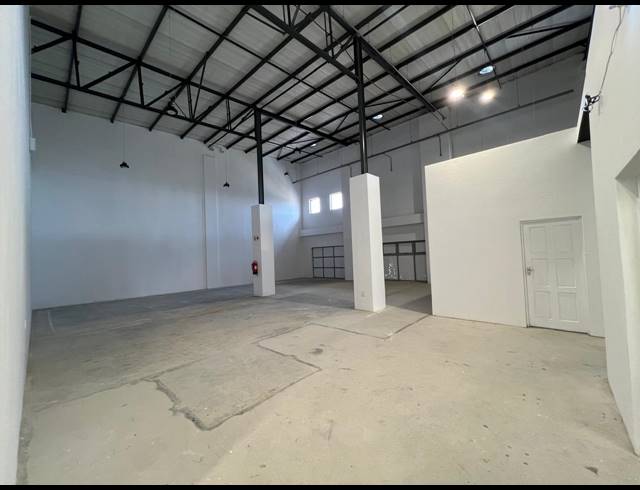 915M² WAREHOUSE TO LET IN LASER PARK